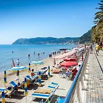 Beach & Relax With Terrace - Happy Rentals