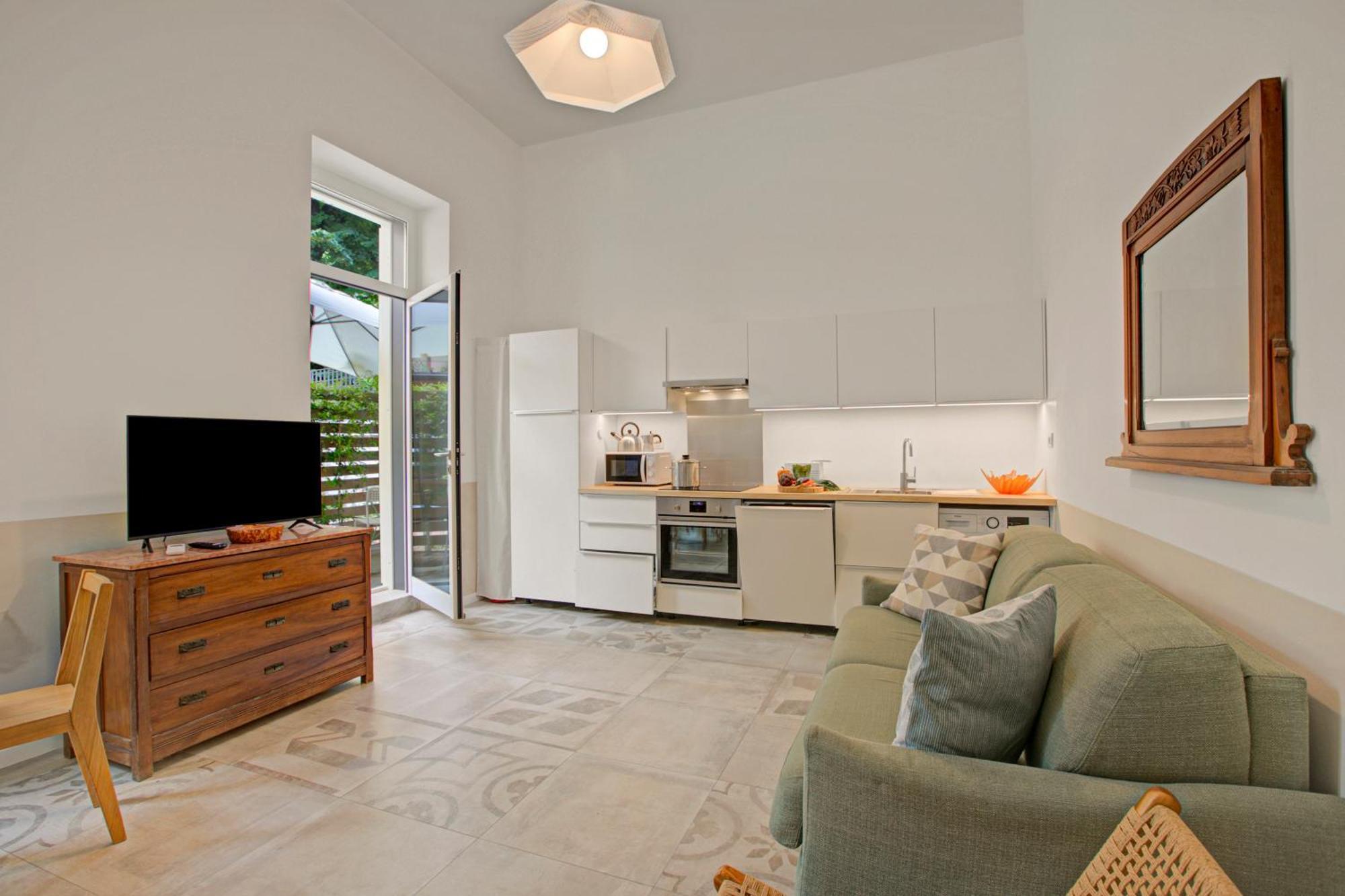 Appartamento & Relax With Terrace - Happy